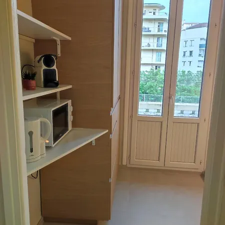아파트 25m2, Clim, Parking, Proche Centre Et Transport 앙티브