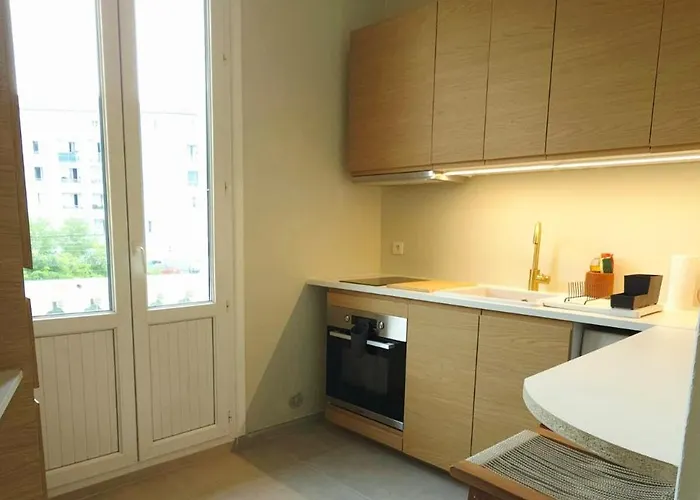 25m2, Clim, Parking, Proche Centre Et Transport Apartment Antibes
